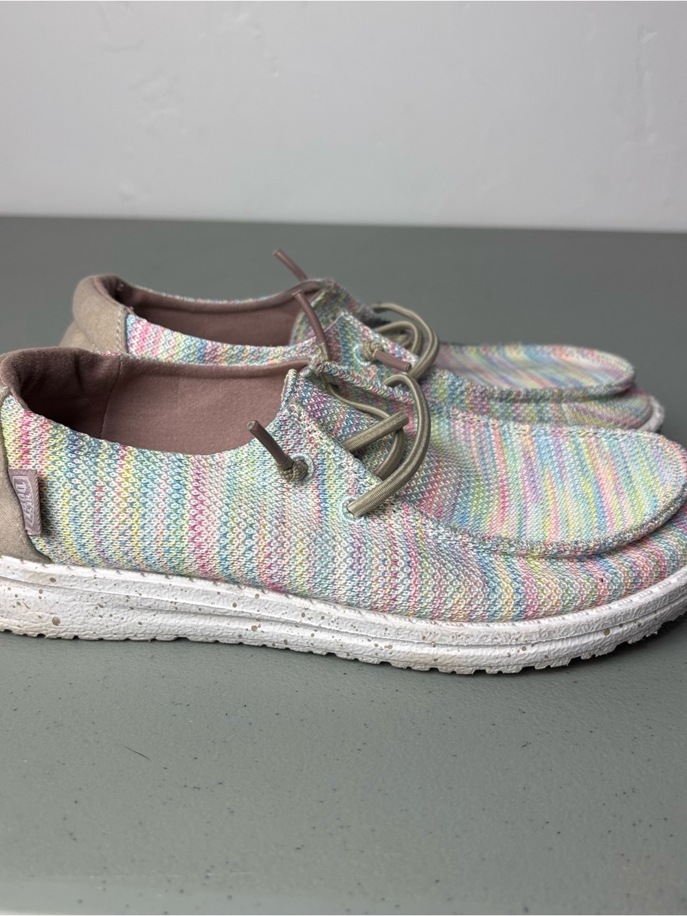 Hey Dude Girls Wendy Youth Stretch Aurora White Size 4 Multicolor Pastel Sneaker
